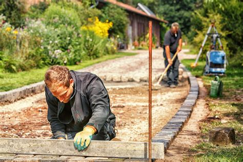 how to repair a gravel driveway after erosion - what materials should you consider when selecting gravel for erosion control?